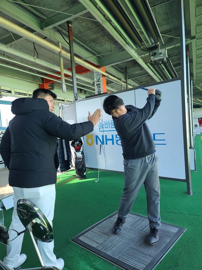 [XGOLF·모범골프와 함께하는 데이터 골프레슨] ⑤팔과 몸의 움직임