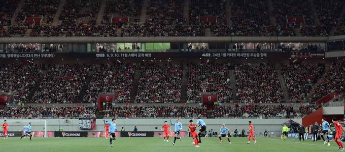 [SW포토]만원관중 입장한 축구평가전