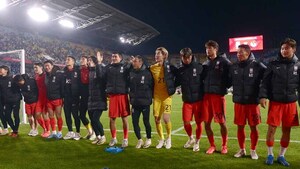 [SW포토]한국축구대표팀,'팬들과 함께 승리의 기쁨을'