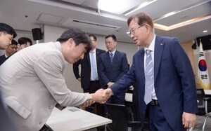 [SW포토]이수광 KBL 총재의 취임을 축하합니다