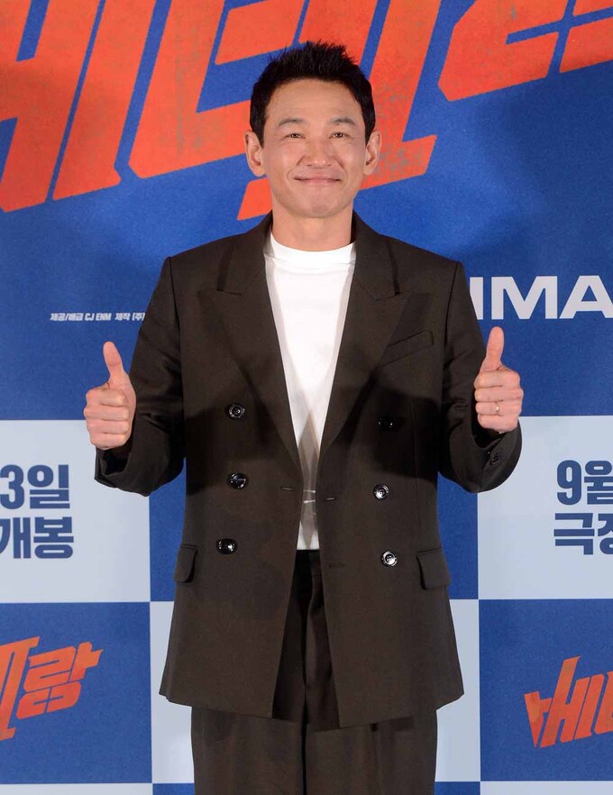 [SW포토]황정민,'베테랑2에서 만나요!'