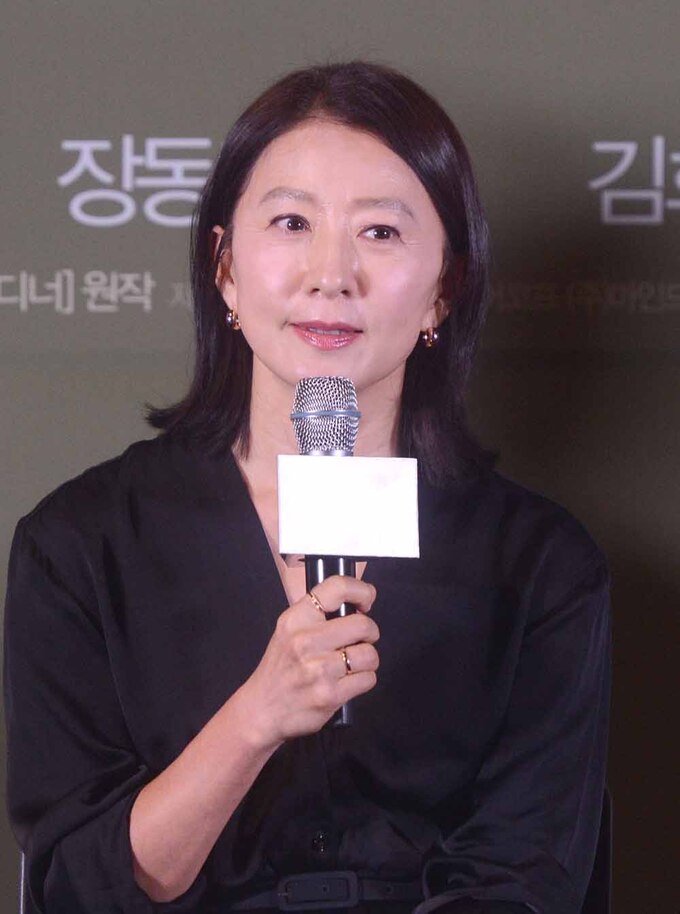 [SW포토]'보통의 가족' 김희애