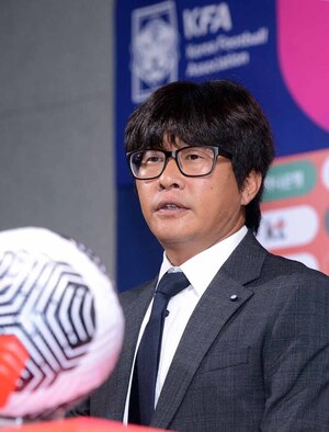 [SW포토]여자축구대표팀 신상우 신임 감독 취임식