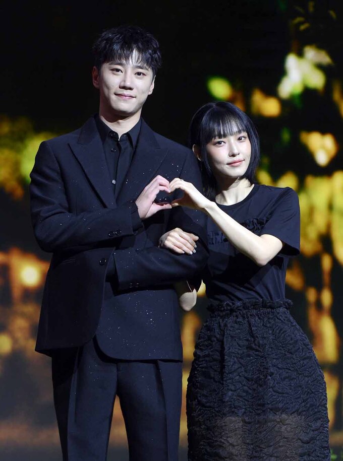 [SW포토]이준영-전소니,'하트 받아가세요!'