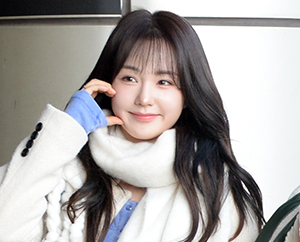 우아 나나, 볼하트 미소 발산