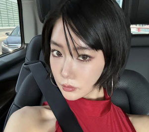 클라라, 숏컷으로 화려한 변신