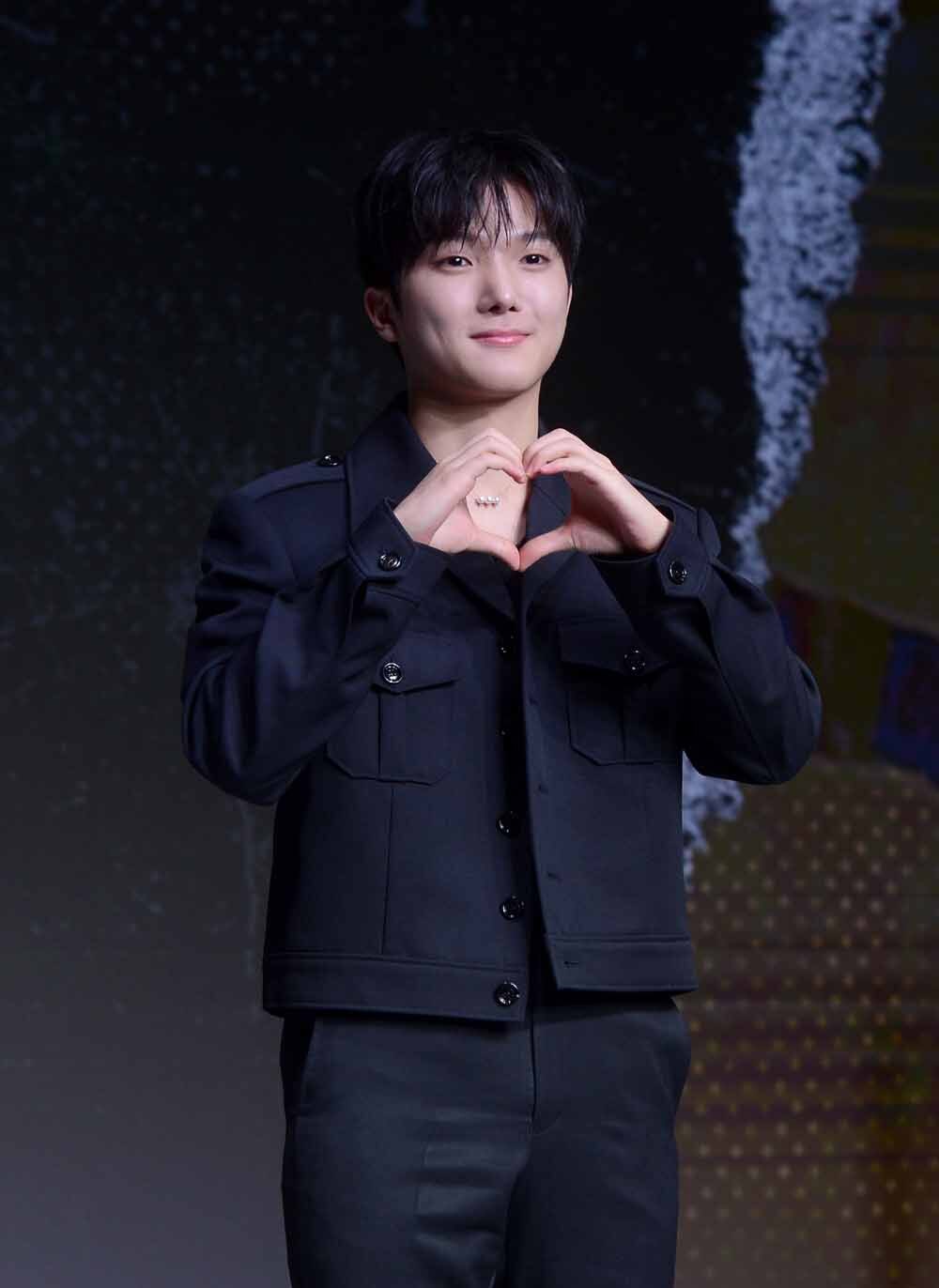 [SW포토]배우 최민영,'하트 드려요'