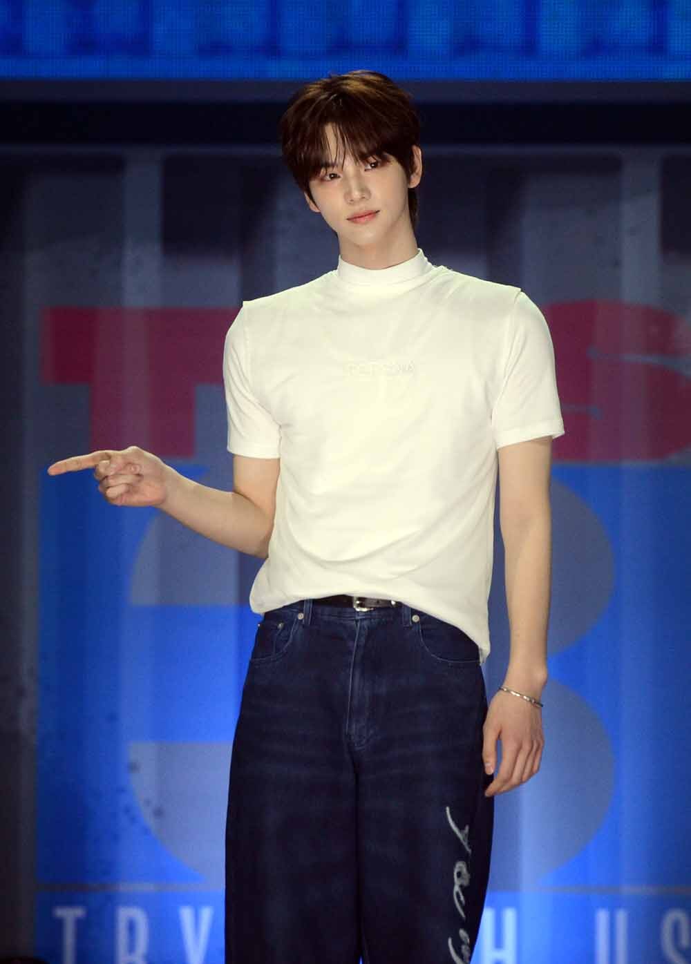 [SW포토]투어스 막내 신유