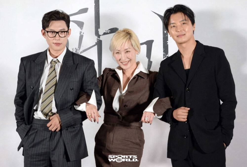 [SW포토] 김성철-이혜영-연우진, 영화 '파과' 킬러들과 수의사