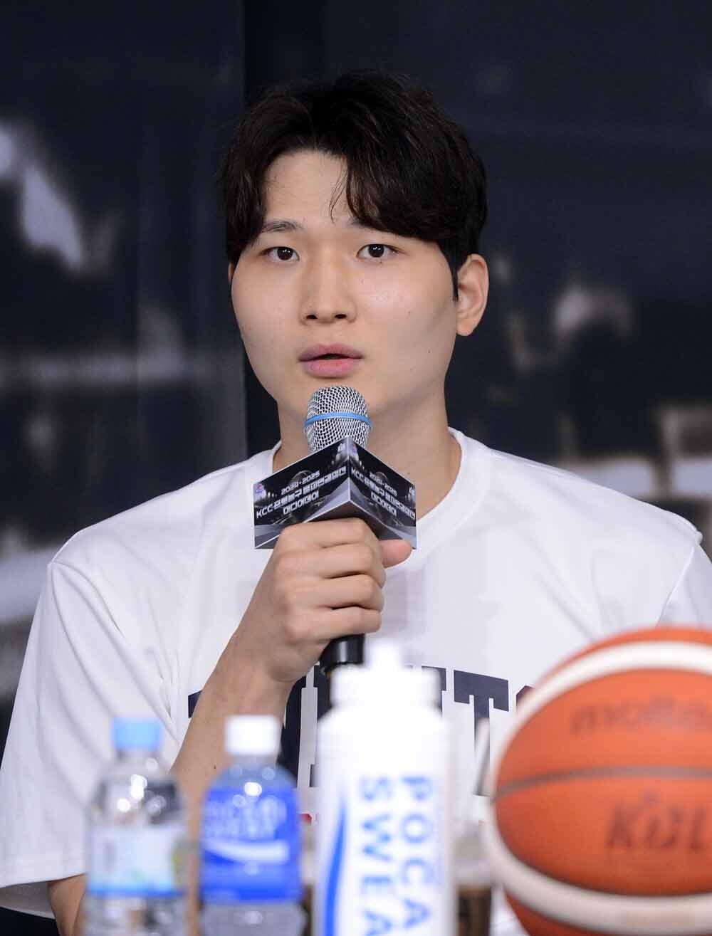 [SW포토]출사표 던지는 서울 SK 안영준