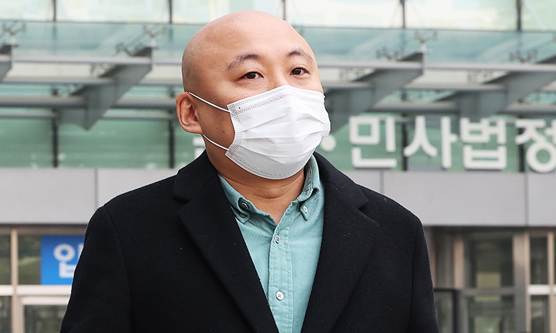 "당분간 가족 곁에" 주호민 활동중단 선언