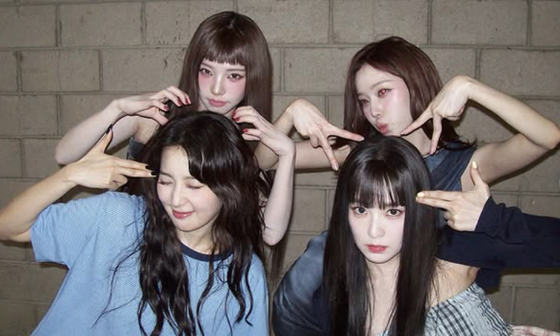 ‘SM 미녀 총집합’ 카리나, 하츠투하츠까지
