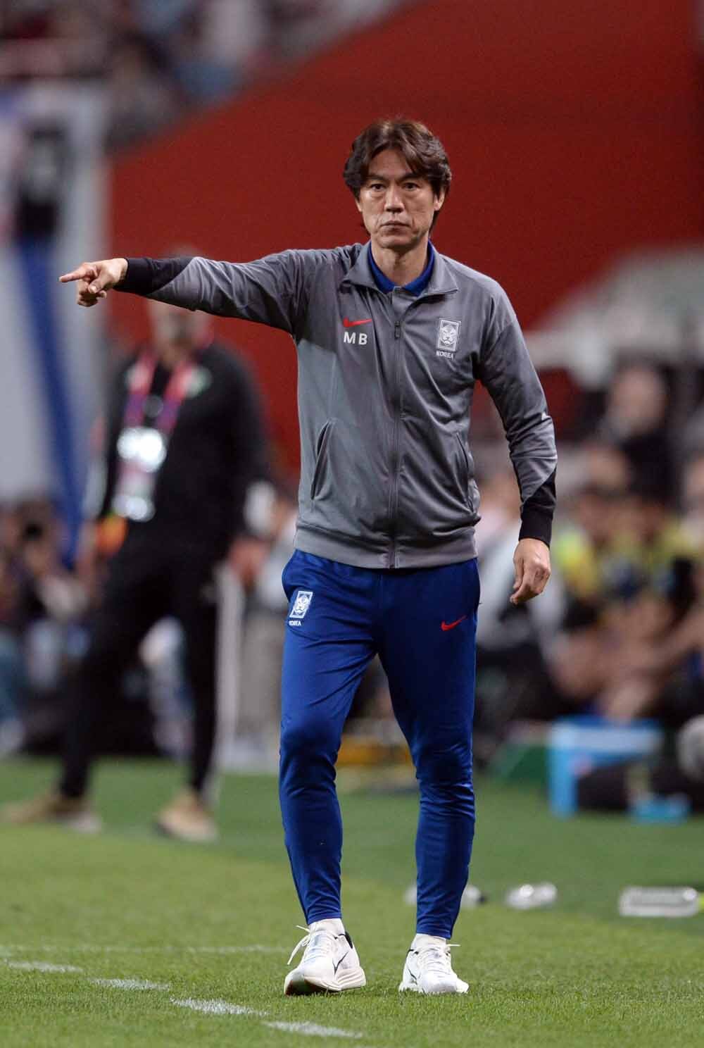 [SW포토]작전지시하는 홍명보 감독