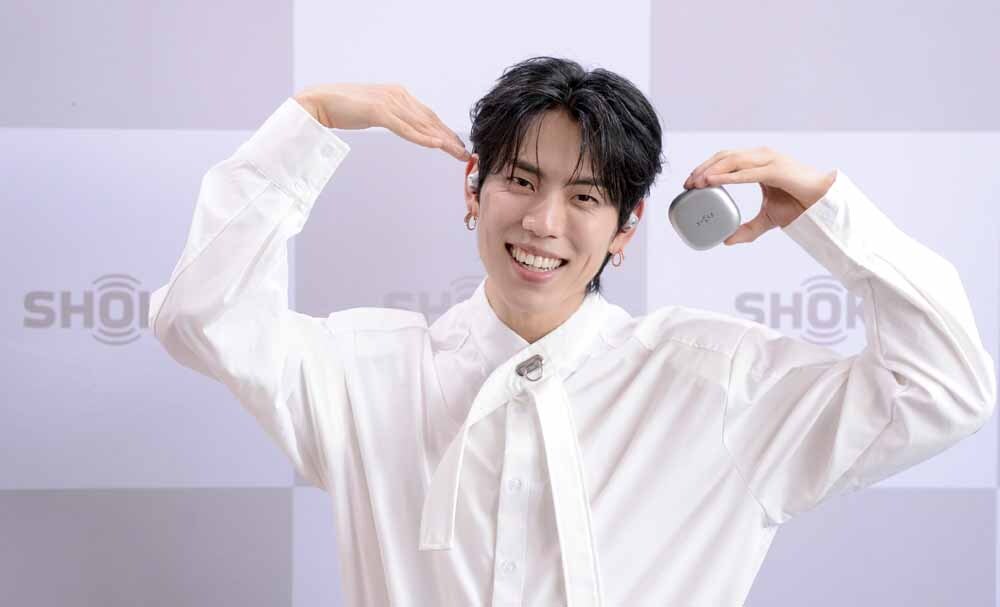 [SW포토]인피니트 장동우,'이어폰 들고 하트'