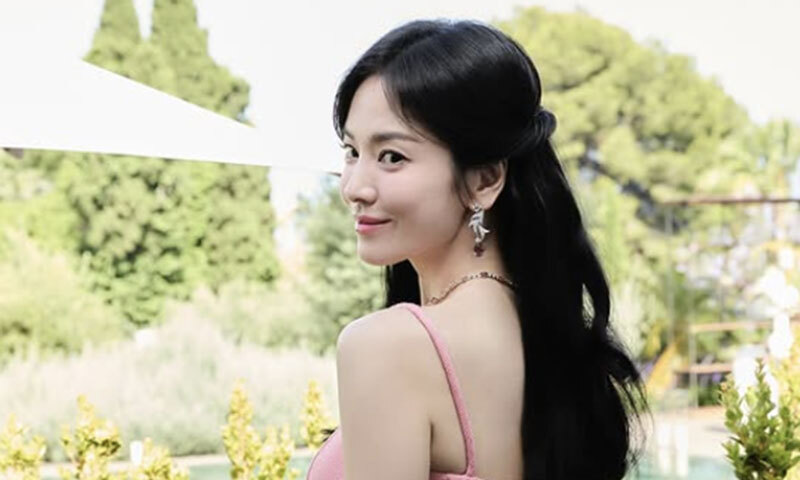 송혜교, 핑크 드레스 입고 여신 강림