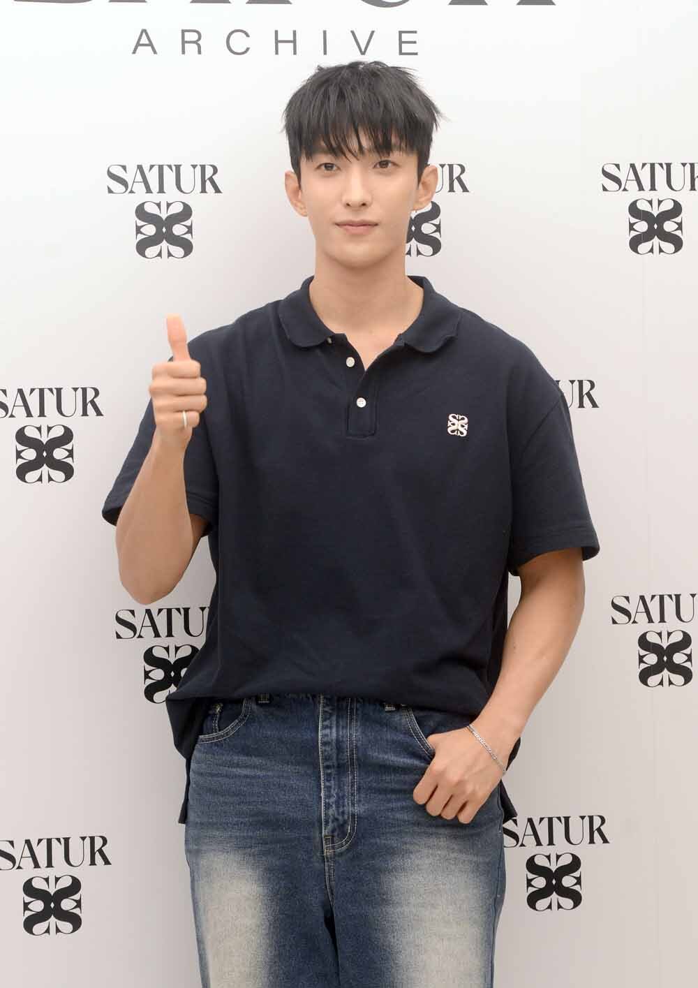[SW포토]엄지척하는 세븐틴 도겸