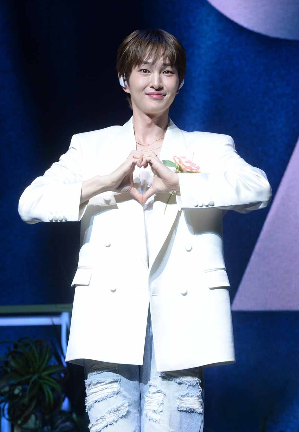 [SW포토]온유의 하트