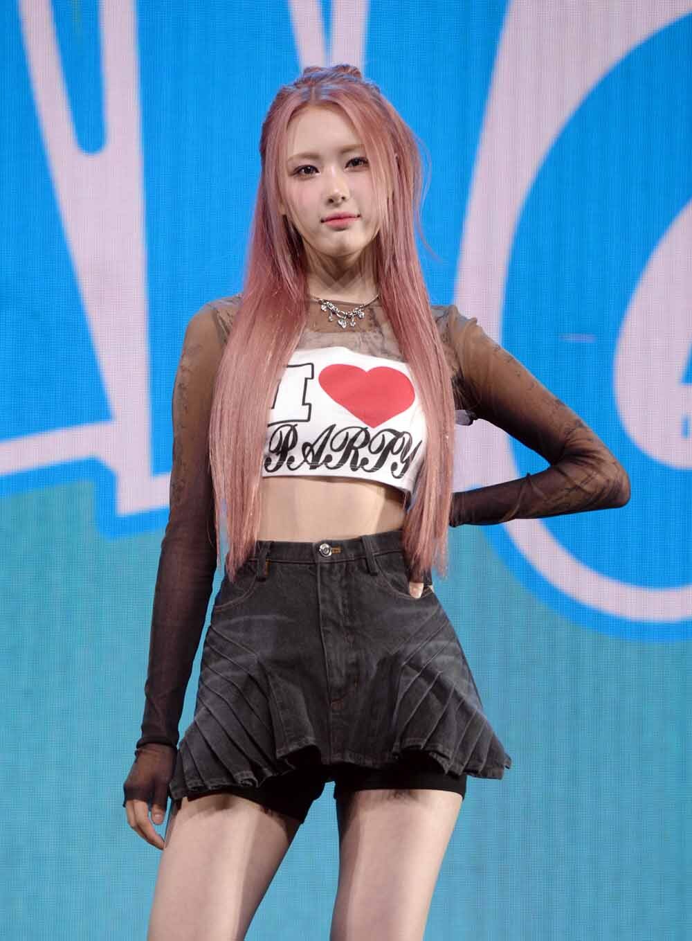 [SW포토]이프아이 원화연, '반가워요!'