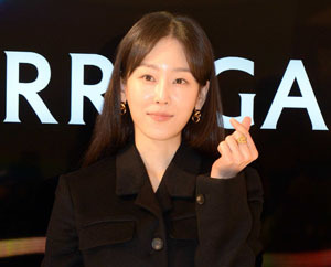 서현진, 앙증맞은 손하트