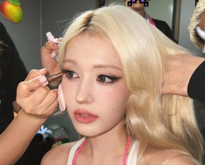 전소미, 인형 미모 폭발