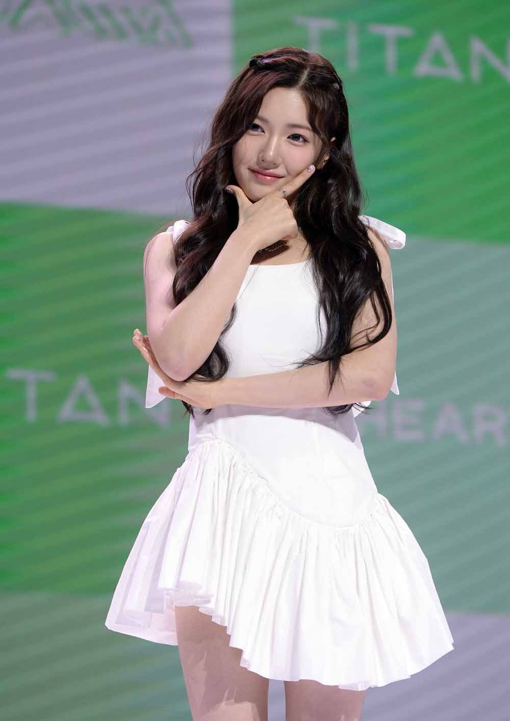 [SW포토]신인 걸그룹 앳하트 서현