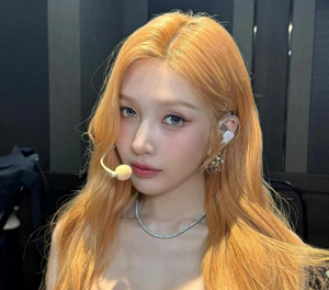 조이, 치명적 민소매 자태