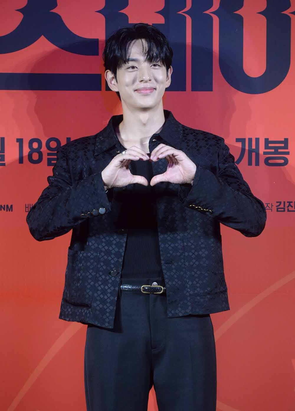 [SW포토]배우 김은호,'백스테이지 사랑해주세요!'