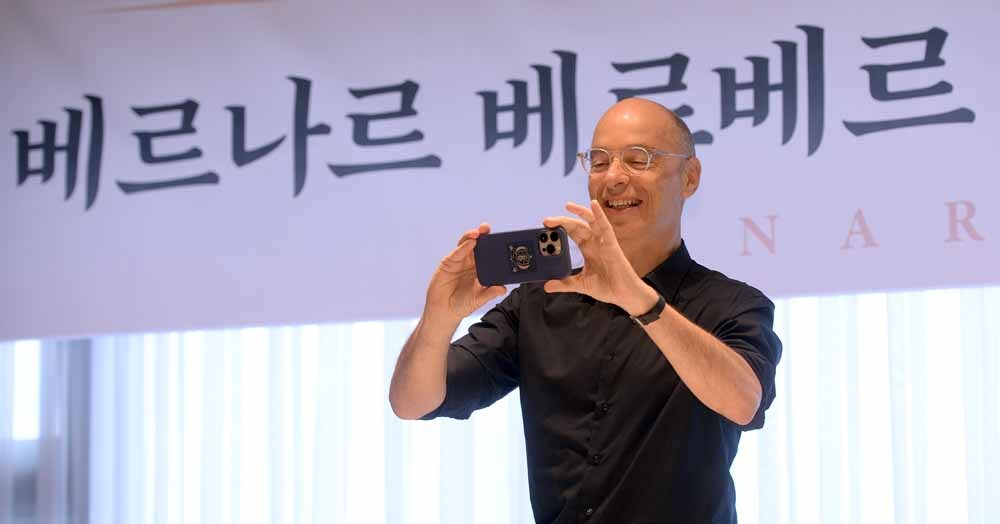 [SW포토]사진 촬영하는 베르나르 베르베르