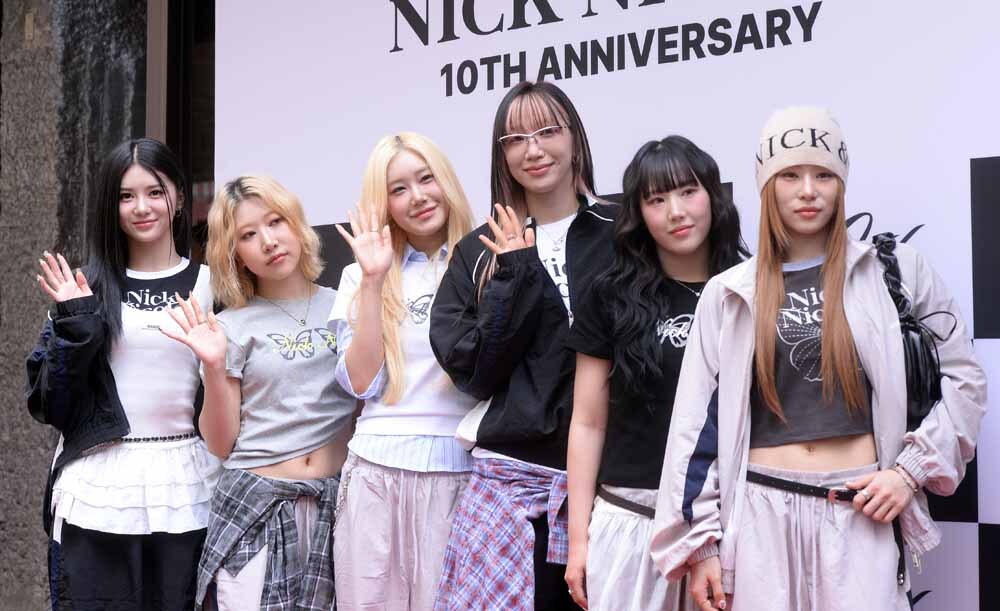 [SW포토]명동 점령한 댄스 크루 베베