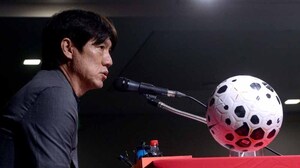 [SW포토]홍명보 감독,'주장을 안해봐서'