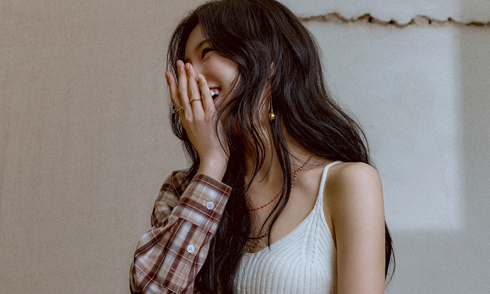 아름다움의 정점! 배우 수지의 고혹적 무드