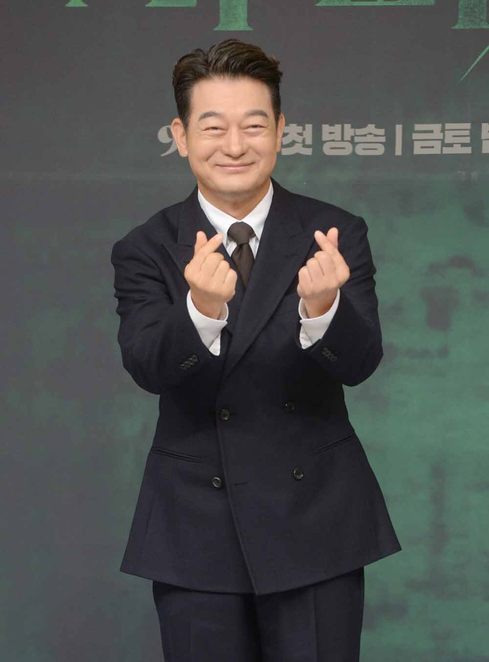 [SW포토]배우 조성하,'연쇄살인마를 잡아라!'