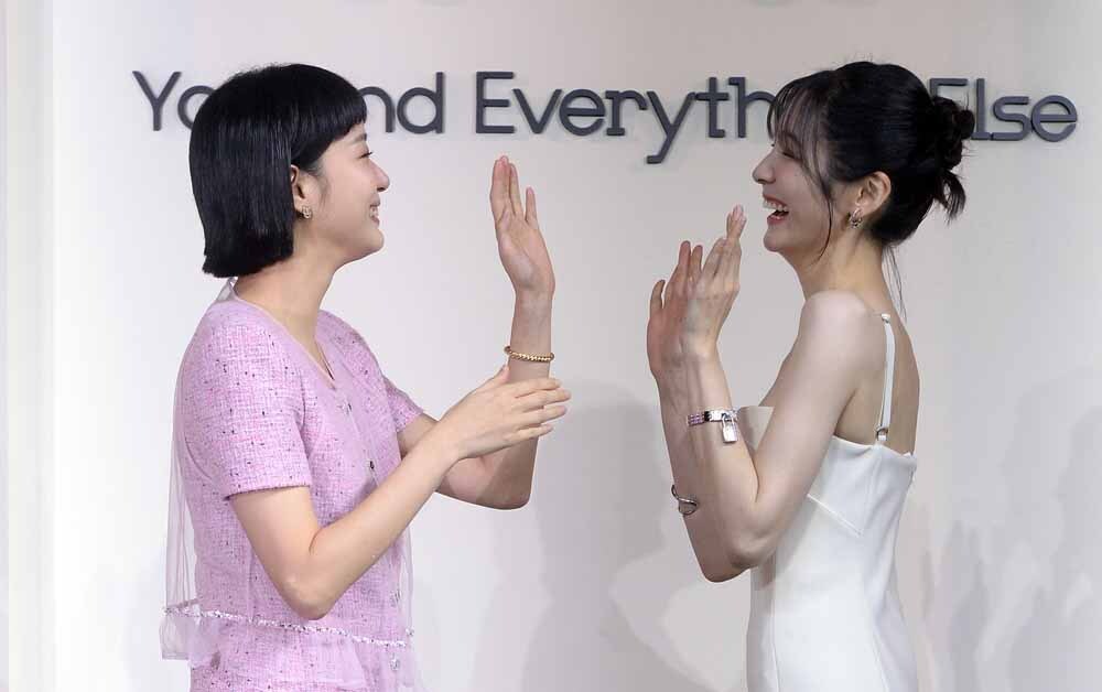 [SW포토]'쎄쎄쎄' 하는 은중과 상연