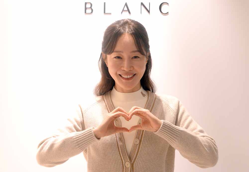 [SW포토]엄지원,'하트 드려요!'