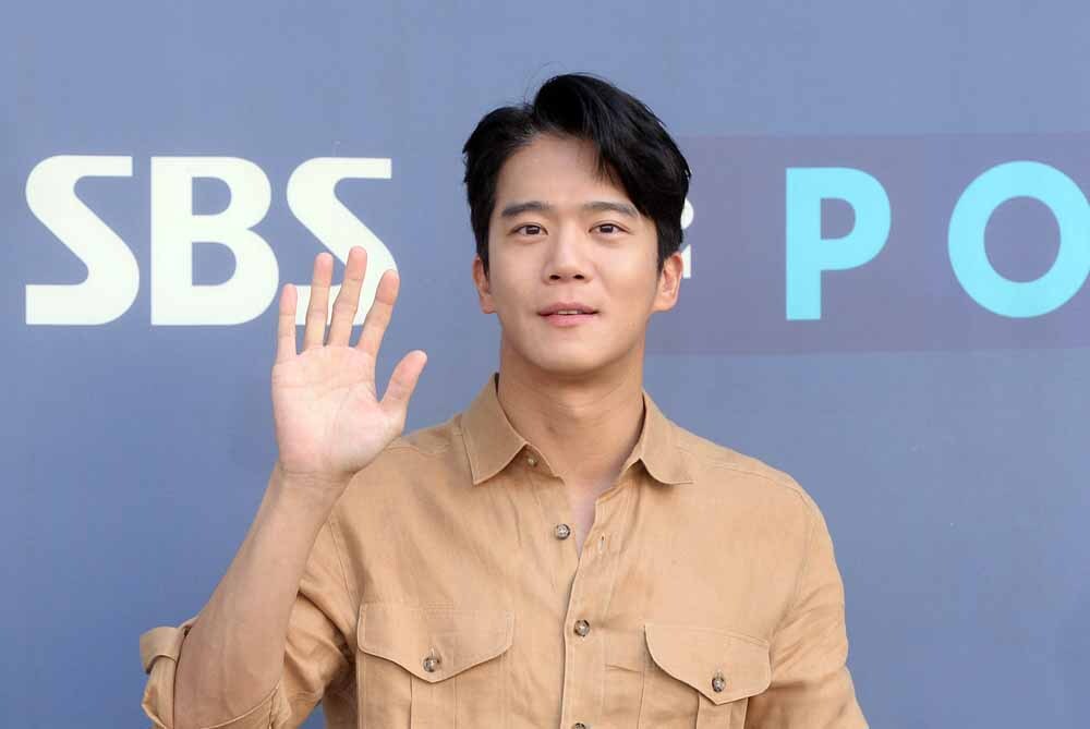 [SW포토]배우 하석진,'전력 질주로 왔습니다'