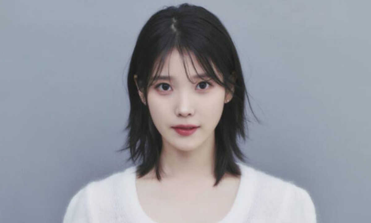 아이유가 아이유 했다…‘바이, 썸머’ 차트 정상