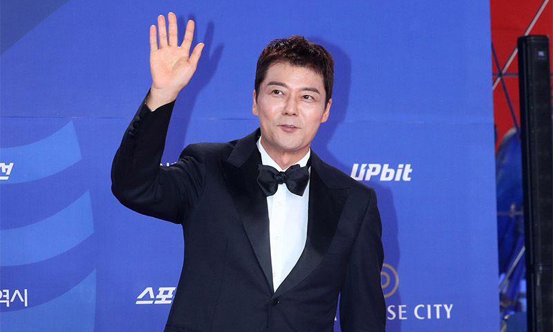 유종의 미 거둔 전현무 &${esc.h}34;꼭 돌아올 것&${esc.h}34;