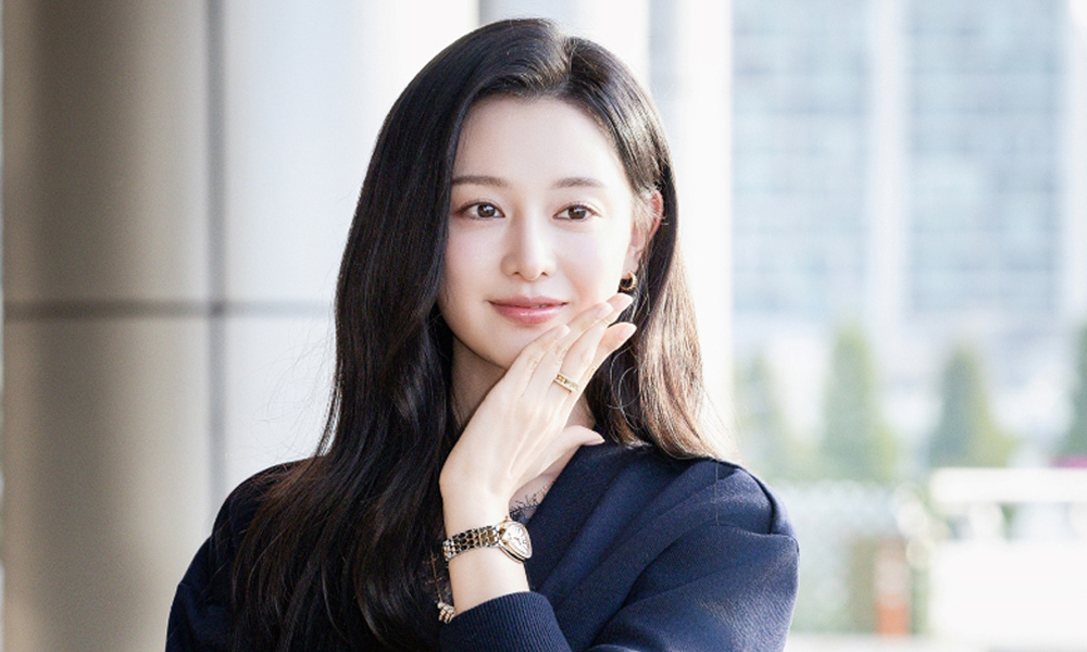 배우 김지원, 공항이 런웨이 된 순간