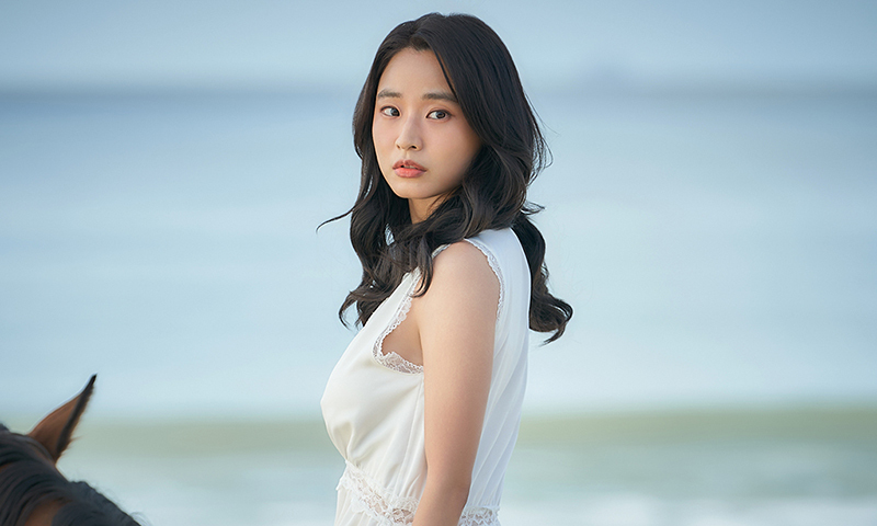 '애마' 2500:1 뚫었다…방효린에 빠질 시간