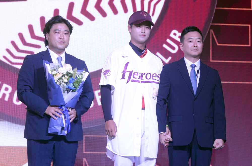 [SW포토]1라운드 1순위는 박준현