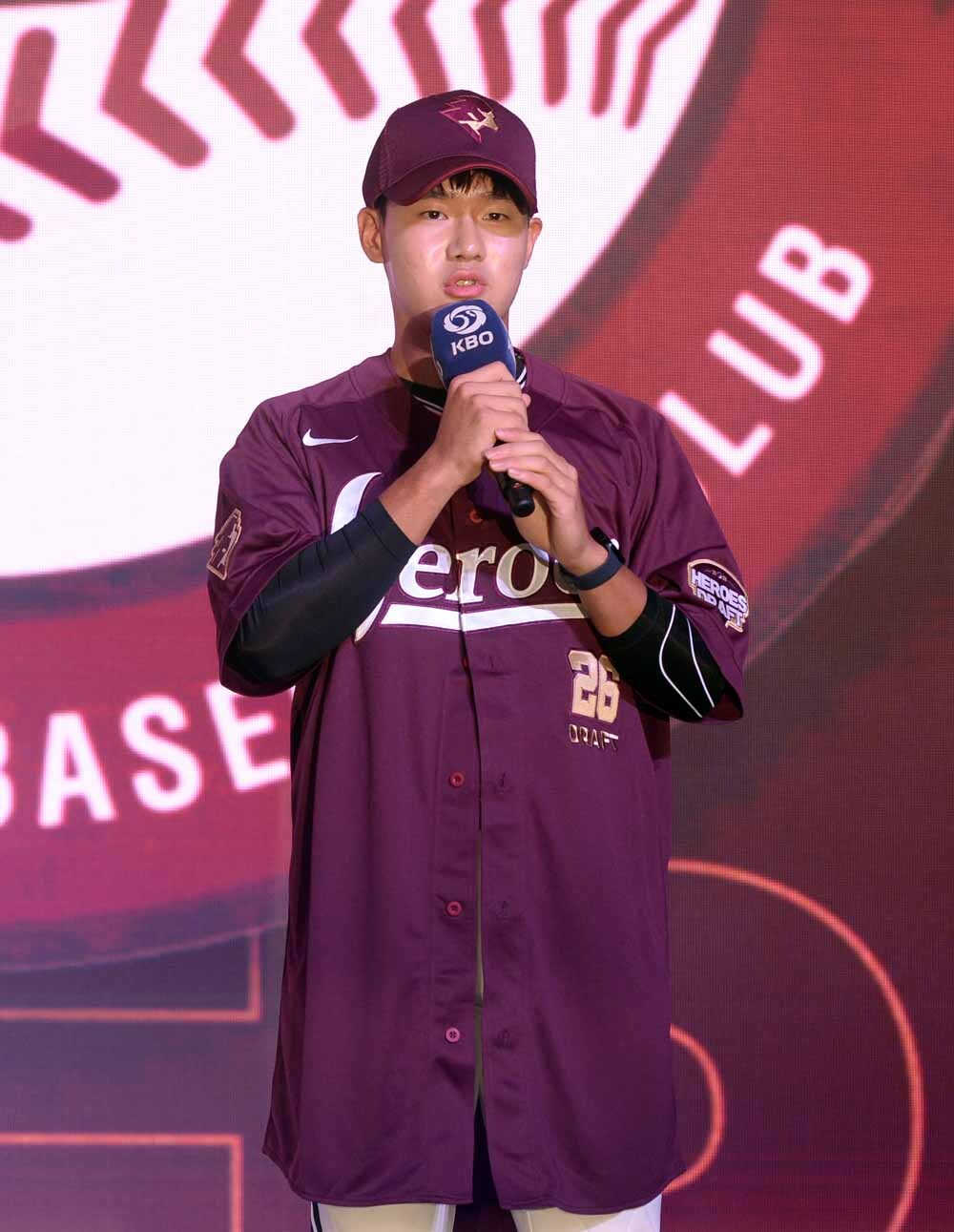 [SW포토]소감 발표하는 키움 박한결