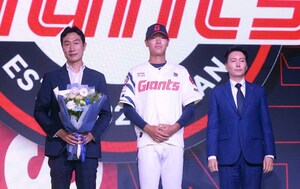 [SW포토]롯데에 지명된 신동건