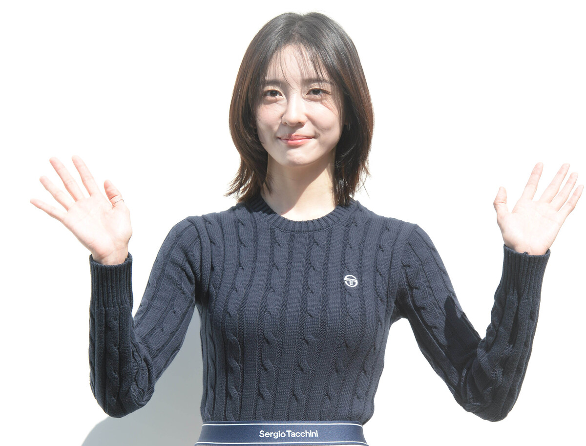 [SW포토] 박주현, 패들에게 손인사