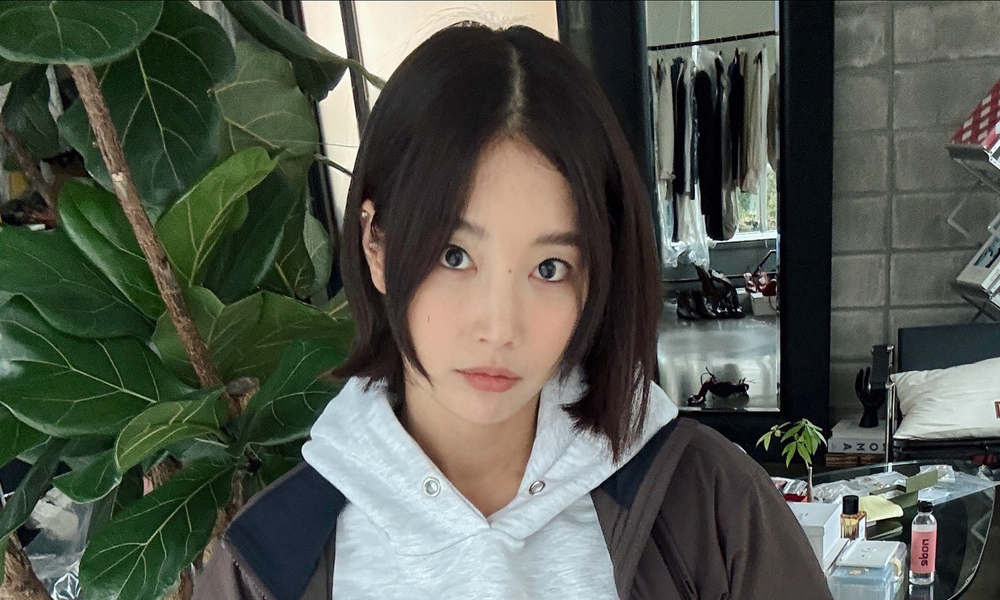 배우 기은세, 분위기 있는 가을 스타일링 