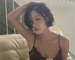 '독보적 분위기' 화사의 파격 변신