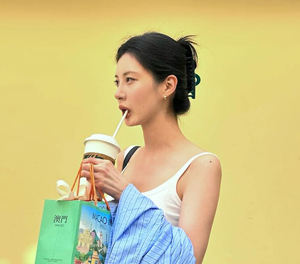 서현, 청초한 자태