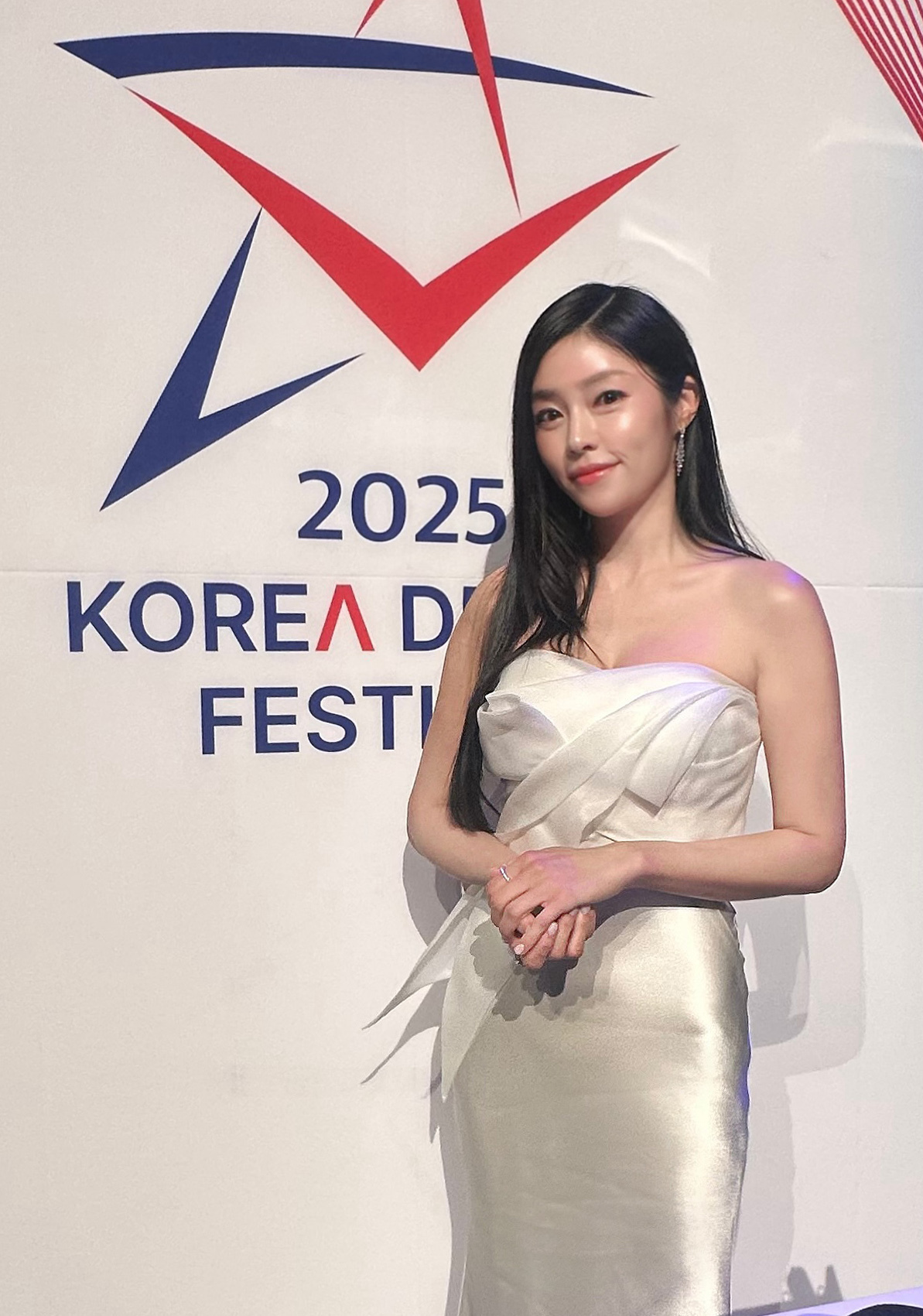 [SW포토] 배우 안채미의 단아하면서도 세련된 레드카펫 룩