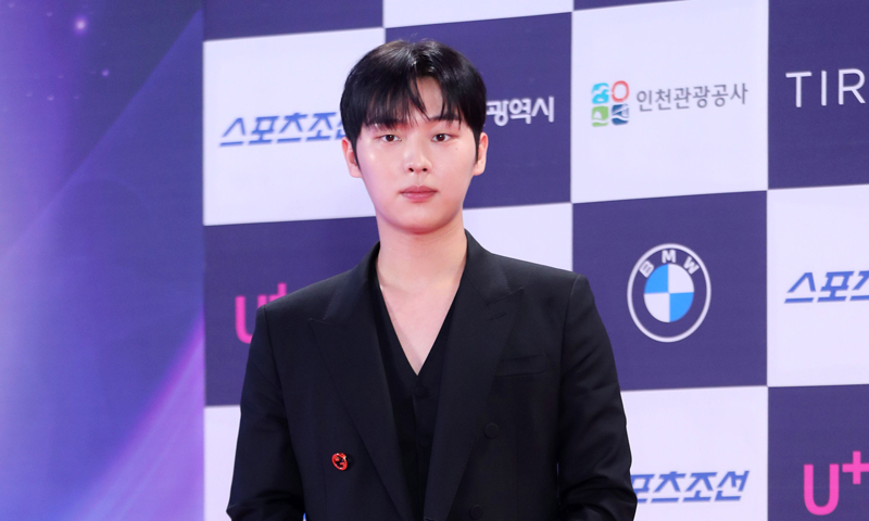 최현욱 측, '강속구 시구' 논란 사과