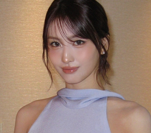 트와이스 모모, 우아한 드레스 자태