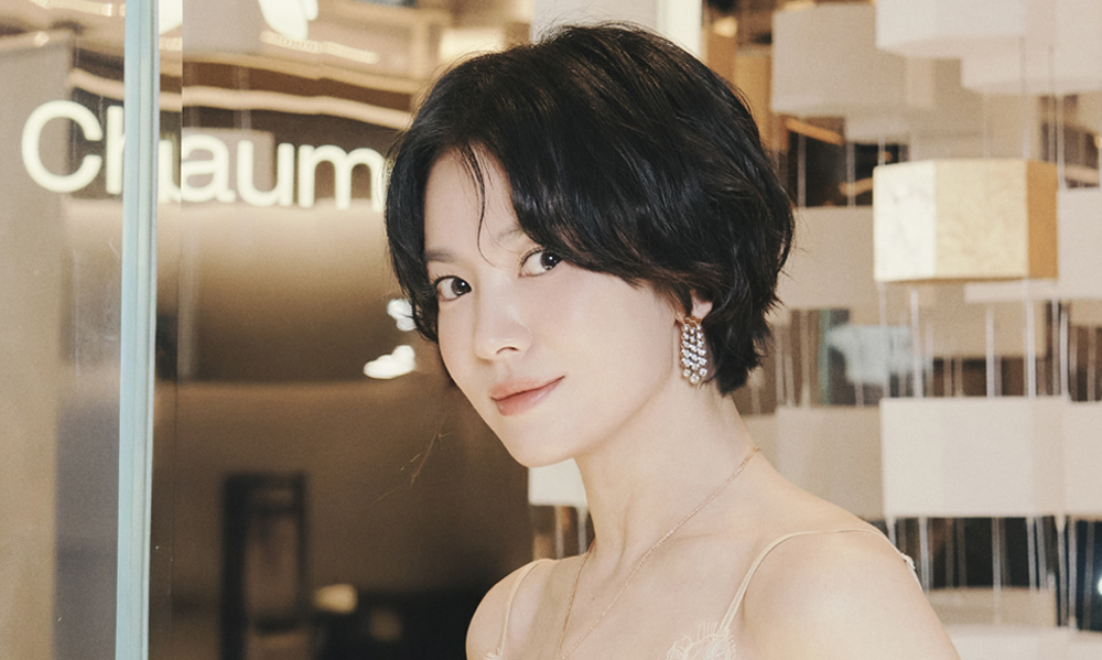 배우 송혜교, 빛나는 레이어링 스타일 선보여